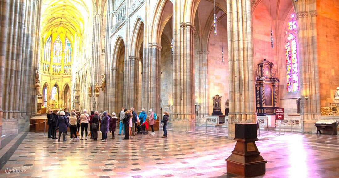 Prague Castle Tour Guide: Main Circuit Highlights & Sightseeing Tips