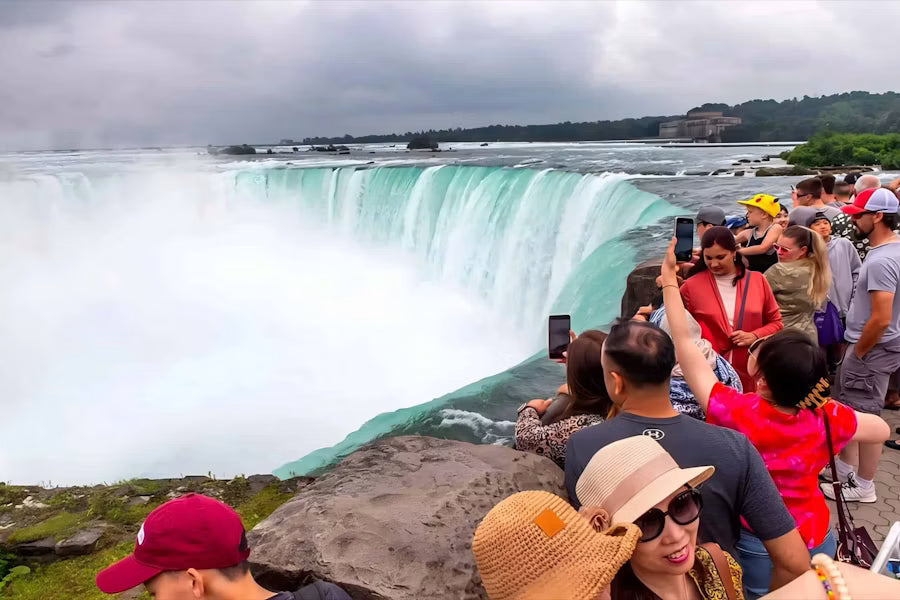 Toronto to Niagara Falls Day Trip Guide: Distance, Transit & Sights