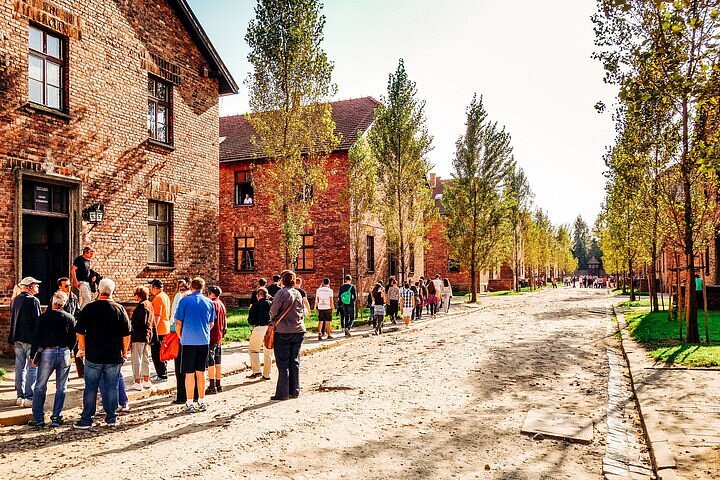 Auschwitz-Birkenau Tour Tickets: Guide for Krakow Visitors